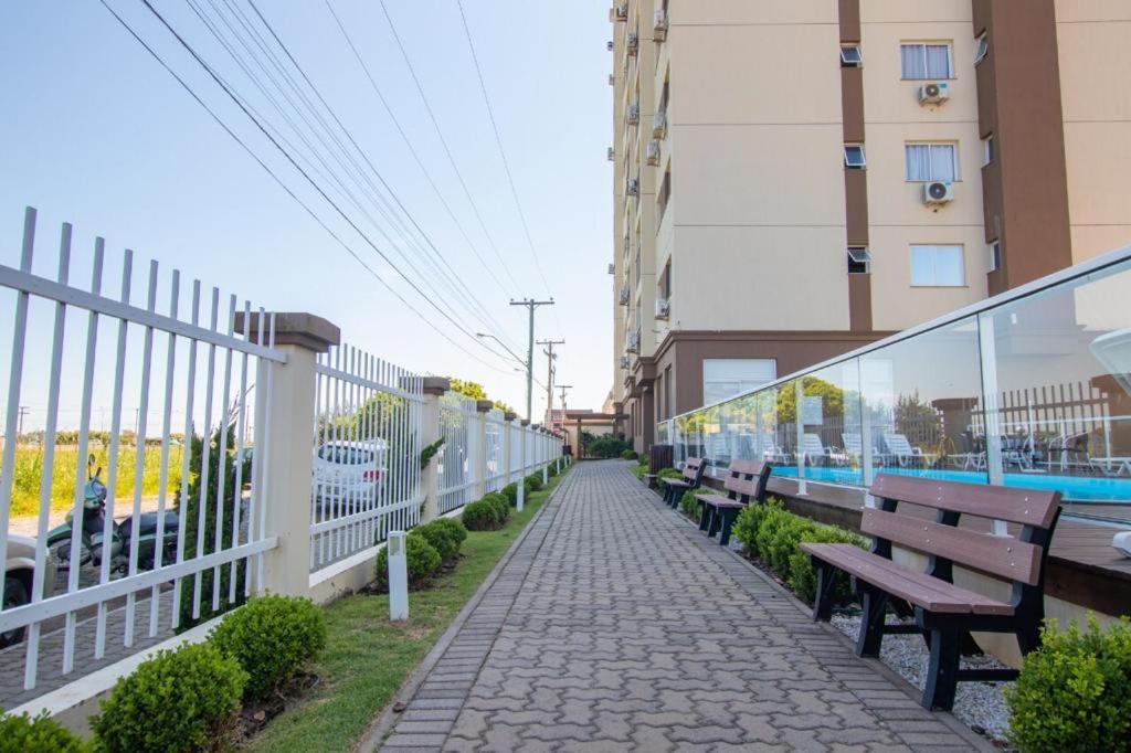 Apartamento Em Otima Localizacao Torres Esterno foto